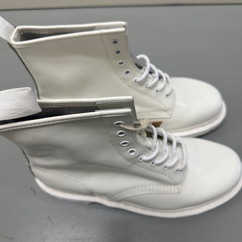 New doc Martins (no box) never worn size 10.5